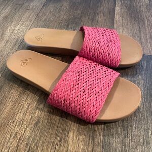 •Pink Woven Roxy Sandals/Slides•